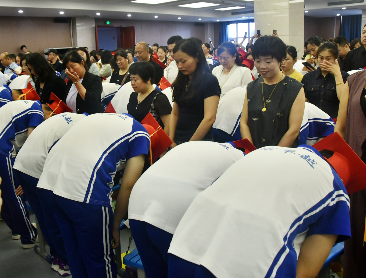 咸阳中专女生学什么好？未来职业发展方向