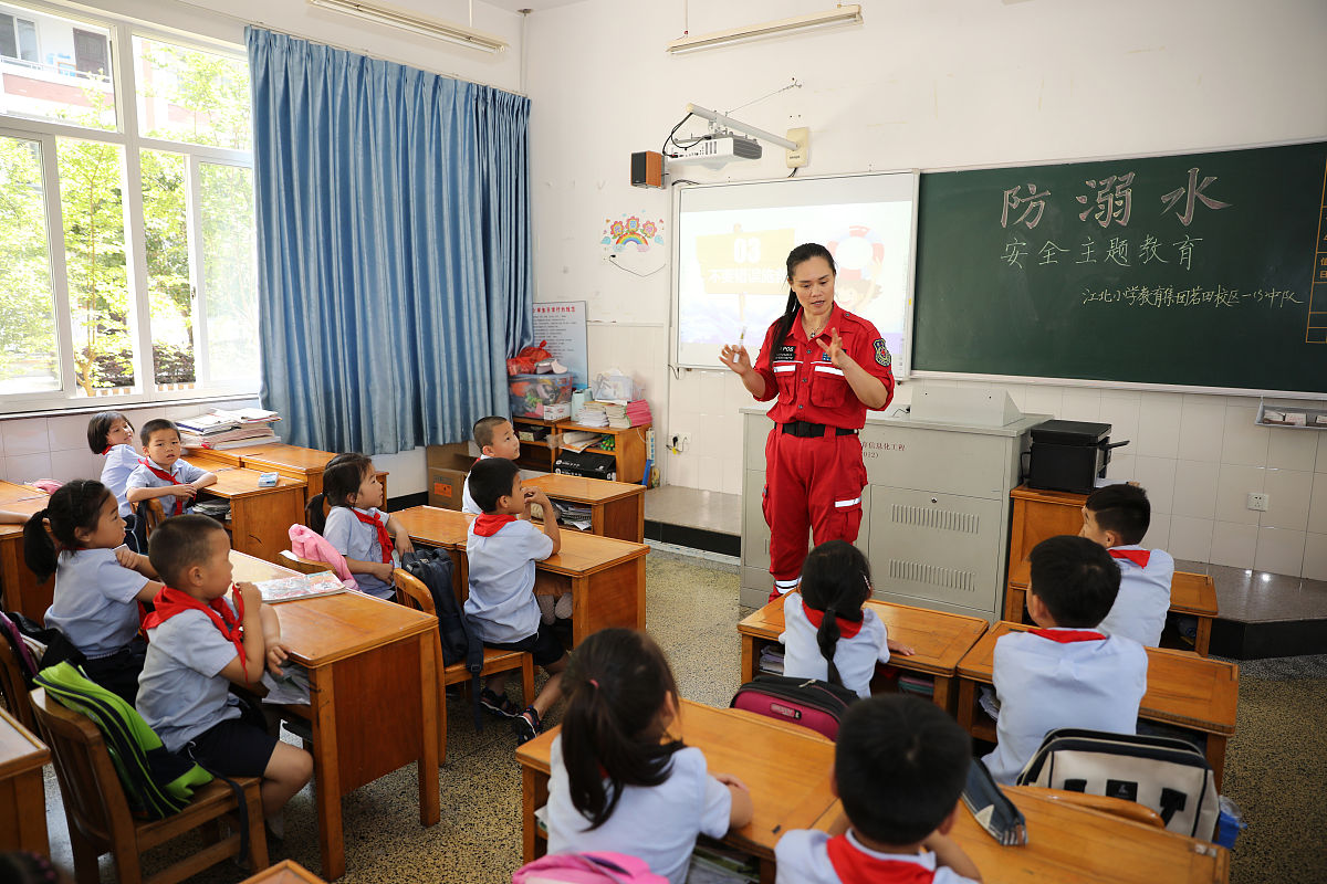 请分别给我一到九年级的中小学生在秋季开学前都需要注意的学习、习惯、安全防溺水、防性侵、交通安全、网络安全、消防安全等方面的内容