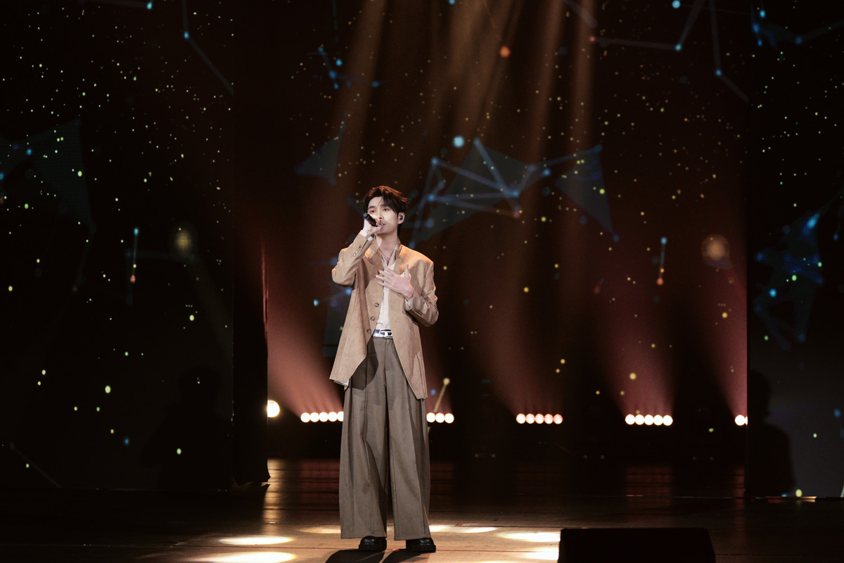 歌手周深的神级现场600字左右