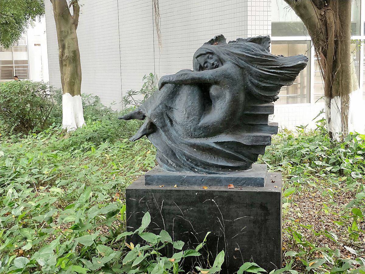 2019年4月9日,广东,位于花城大学城的美丽园林校园"广州大学".图为校