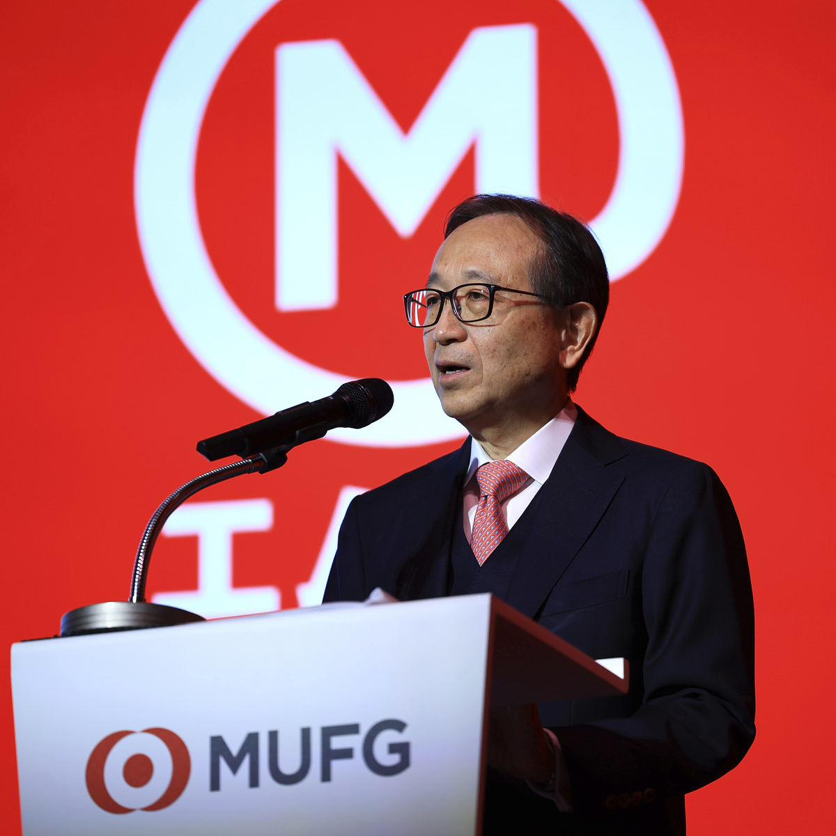 招商银行现任董事长是谁？