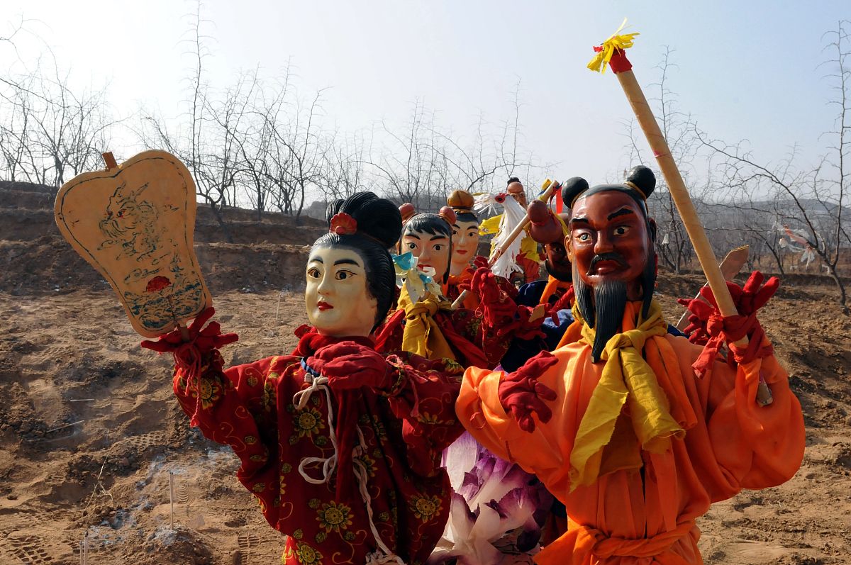 2012年1月31日,陕西省榆林市佳县谭家营村,年俗"放赦"现场,神像之三.