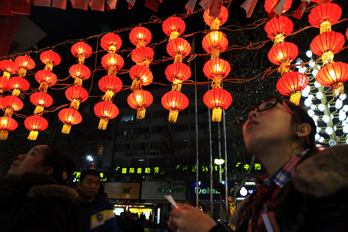 请帮我写1篇650字的博客文章主题是：元宵节的寓意和由来
