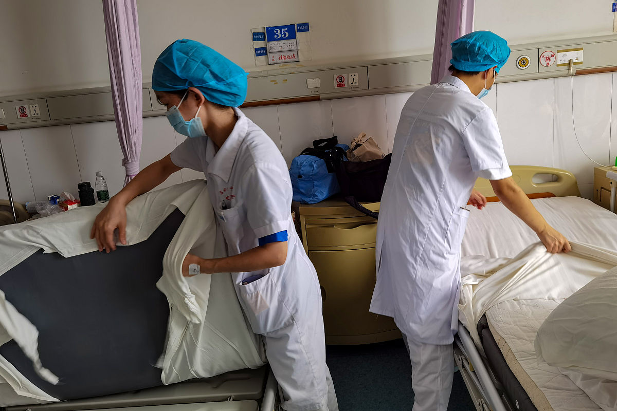 肺结节手术后病人翻身的步骤