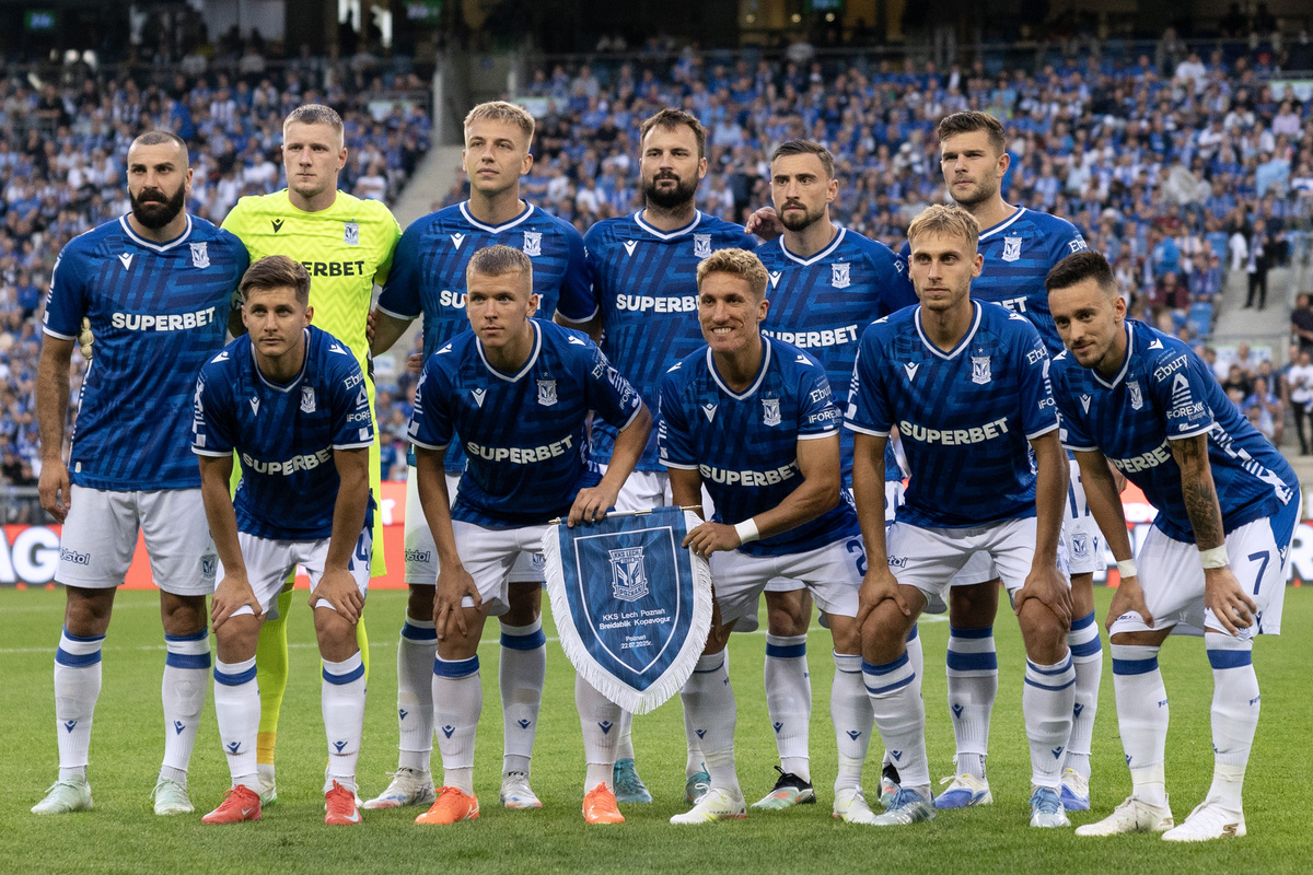 曼城足球俱乐部：英超豪门，辉煌历史与荣誉