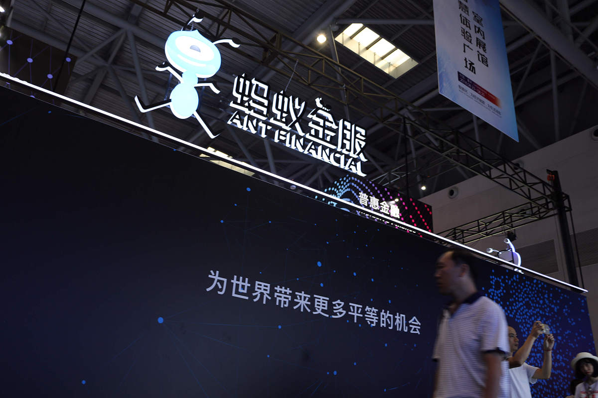 顺丰快递和利用AI作为大众的私人导师哪一个在创业大赛中更容易获奖