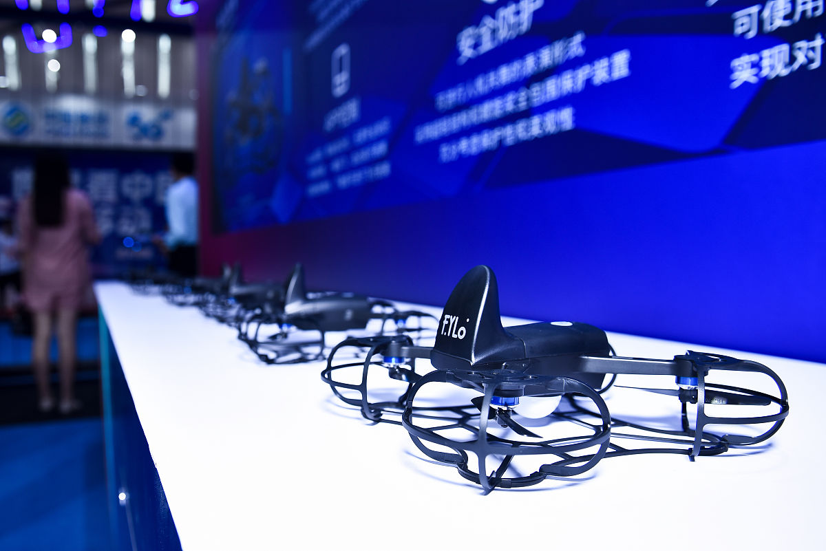 写一个可重构式智能除冰系统专利