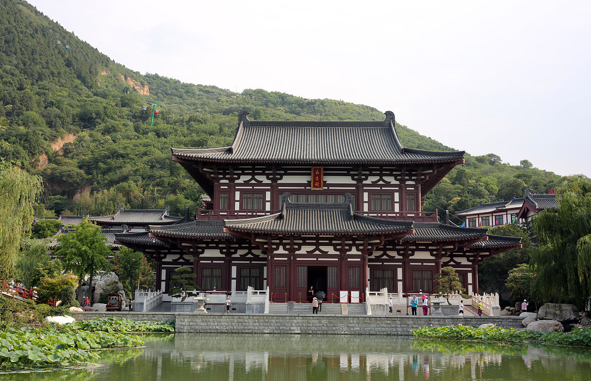 写一份西安1000元旅游计划