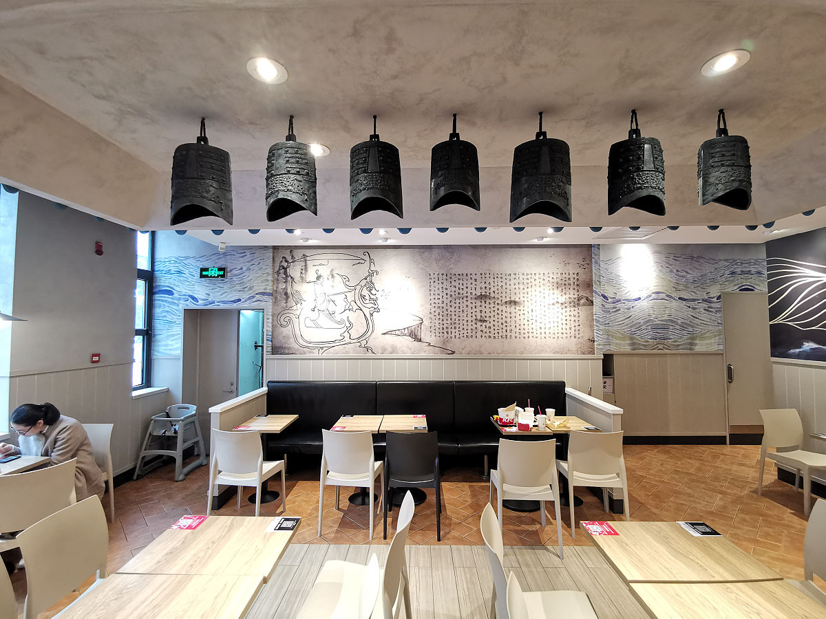 开餐饮店建议：市场调研、菜单设计、地点选择、员工培训等