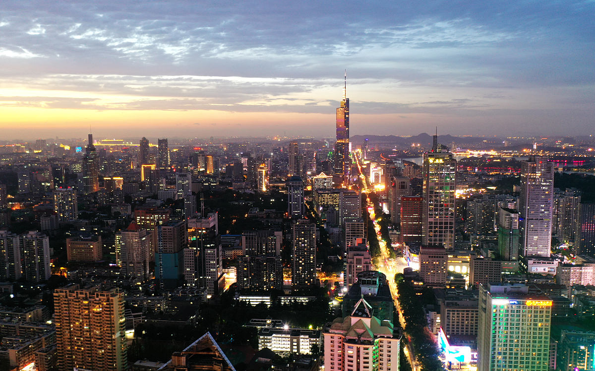2020年6月5日傍晚,航拍南京新街口风光.