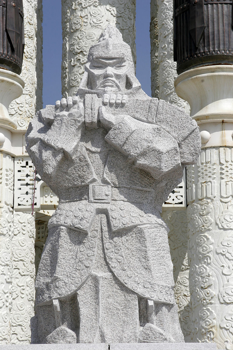 2008年08月15日,内蒙古呼和浩特市兴广场苏勒德雕像:成吉思汗开国功臣