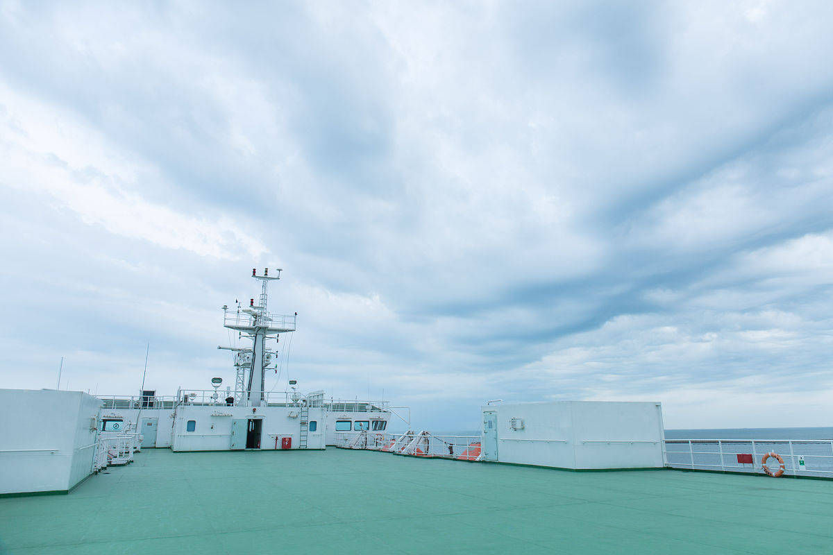 2019年9月17日,广东湛江,实拍"粤海铁3号"作业现场.