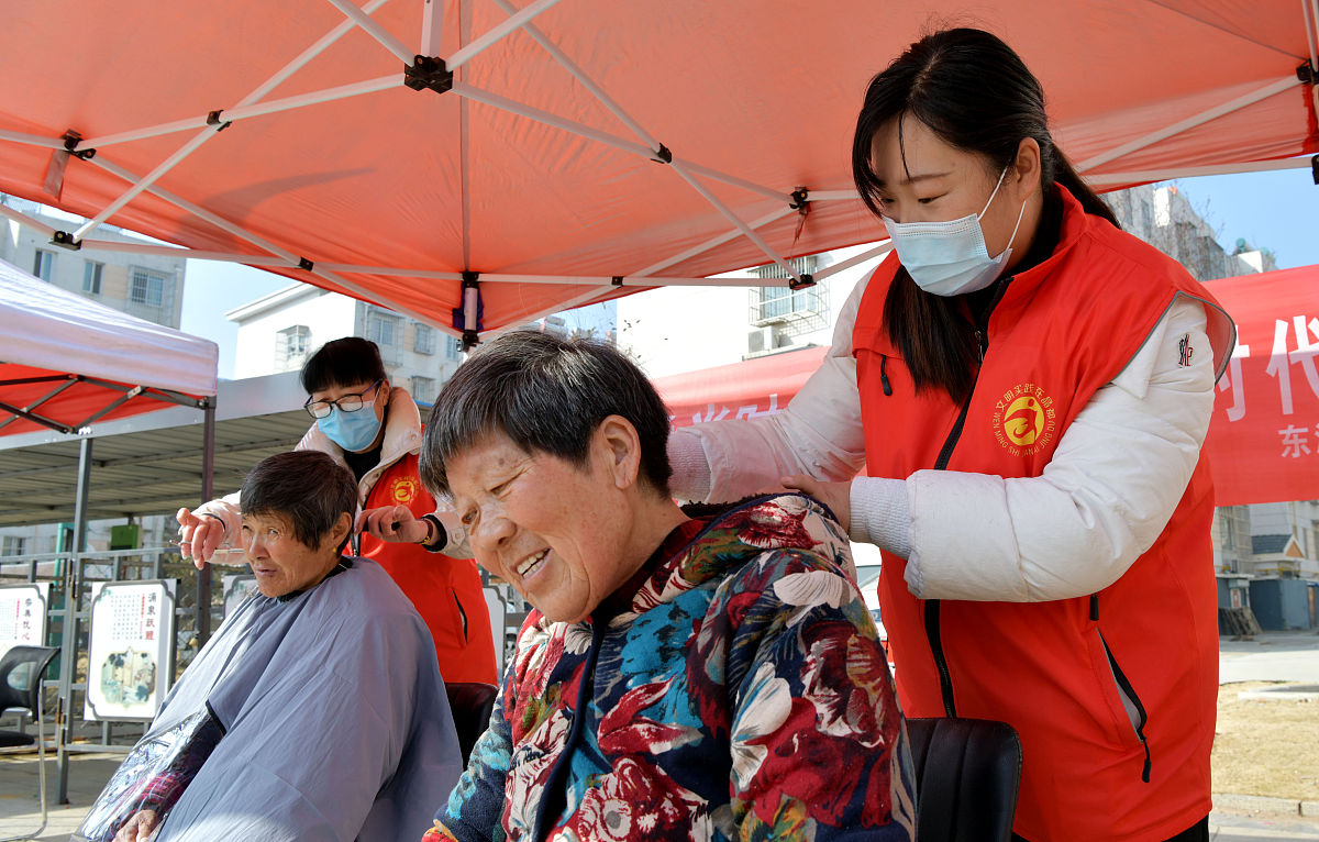 2021年3月4日,在江苏东海经济开发区富华社区一居民小区内,新时代文明
