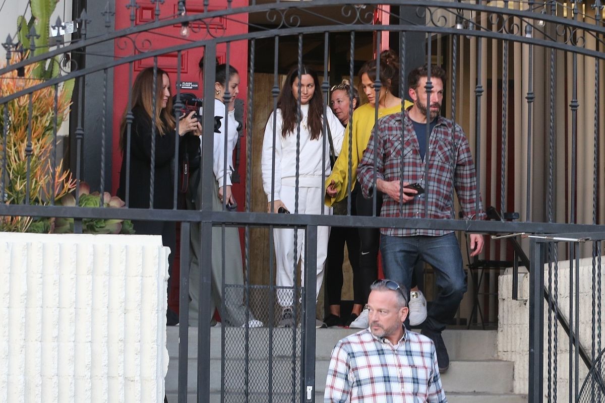 费城咖啡馆事件：安迪被捕引发的种族歧视争议