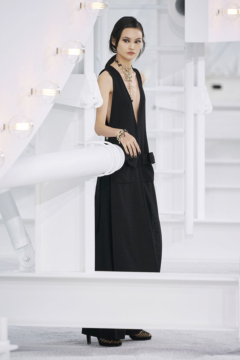 四明职业高级中学2021年招生专业：机电、电子信息、建筑、商贸等