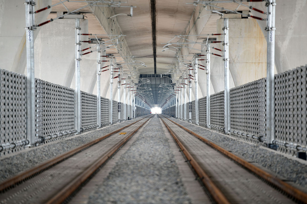 中南大学铁道学院轨道桥梁防震实验室：保障铁路运输安全