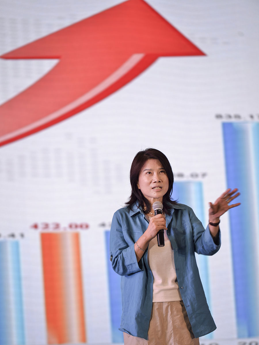 为什么董明珠眼光很好但是格力手机却失败了？请至少二千字说明。