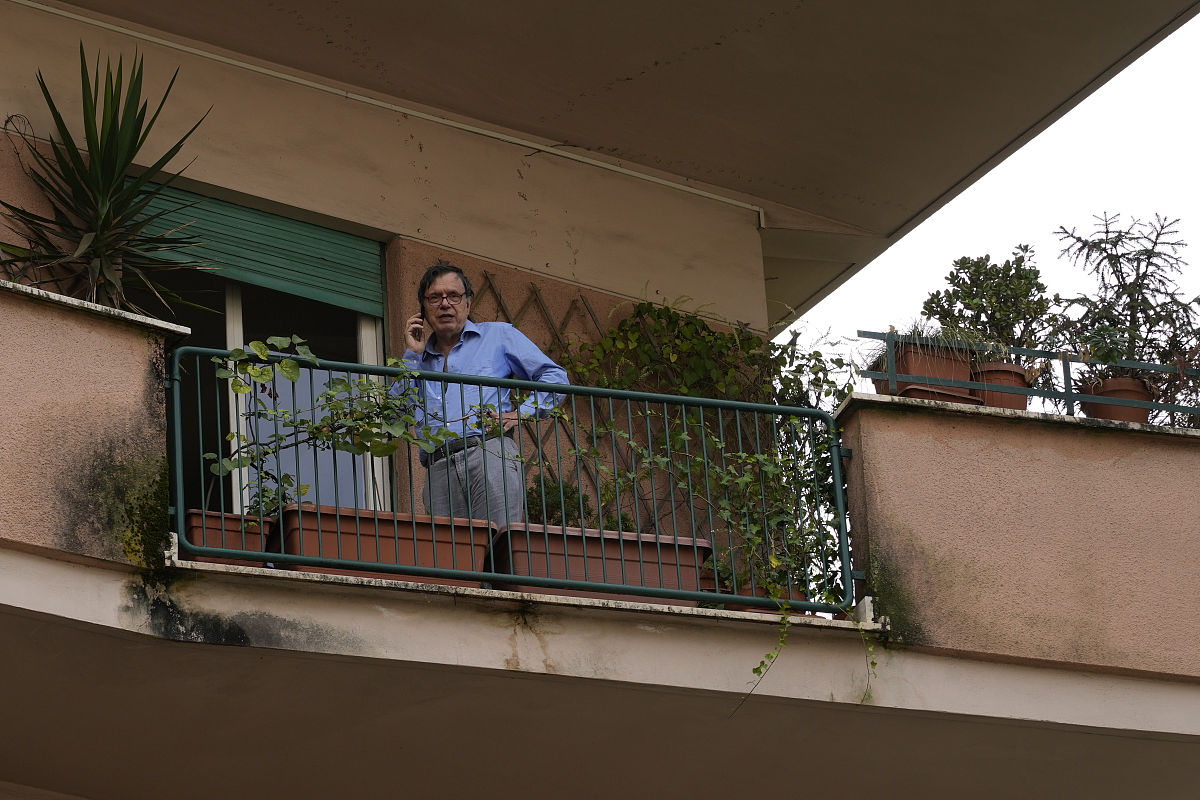 平凡上班族觉醒特异功能：从帮助他人到自我成长