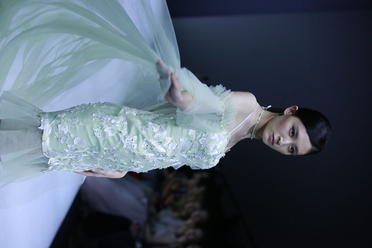 创作一首表达爱情的歌曲