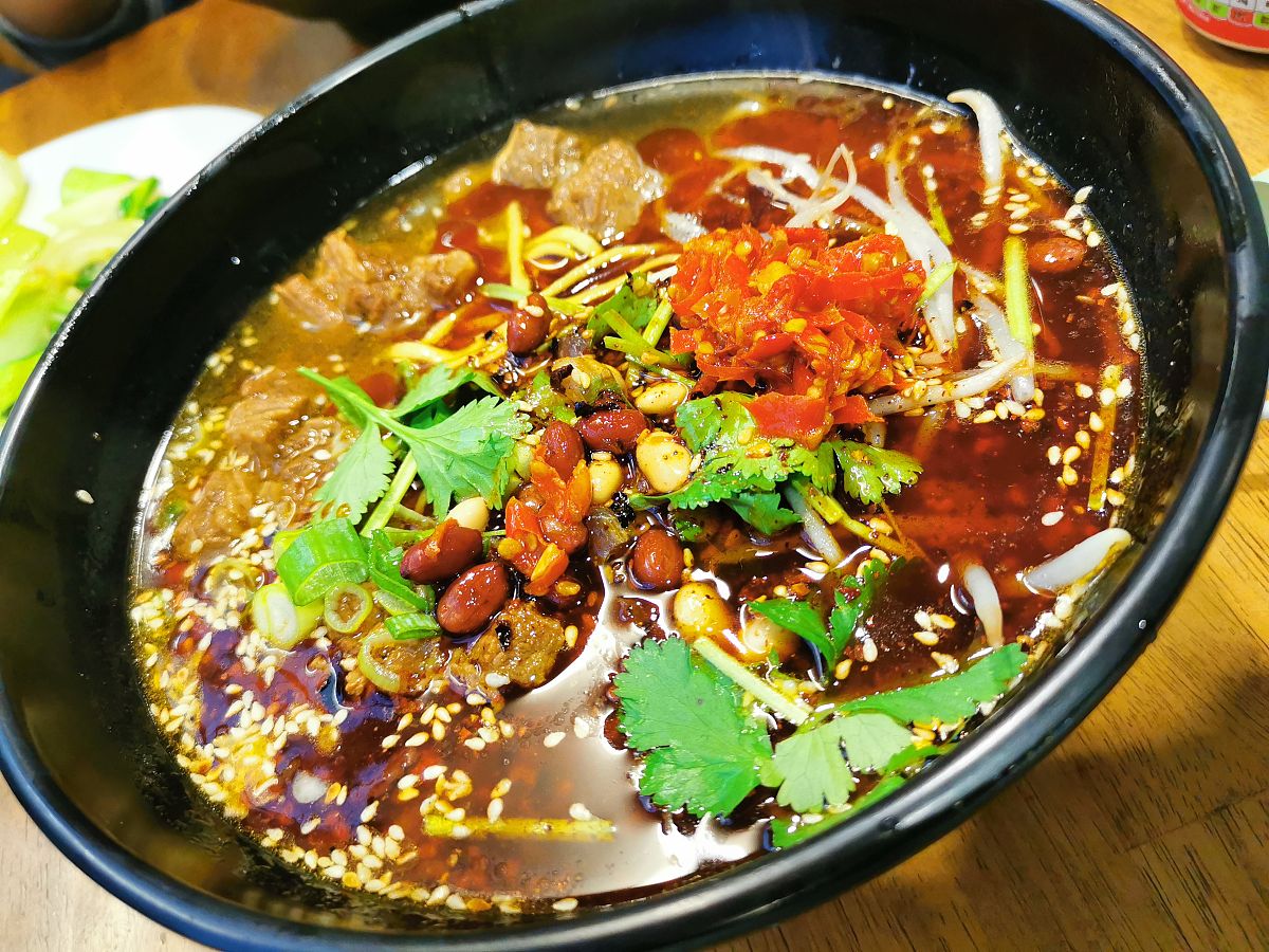 贵阳美食：探寻贵州省会独具特色的味蕾之旅