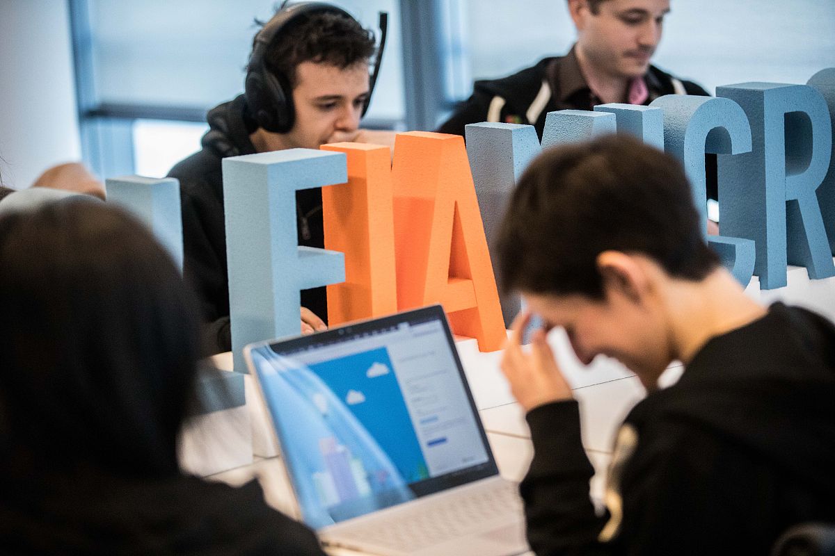 永州职业技术学院商务英语专业就业方向：从翻译到金融