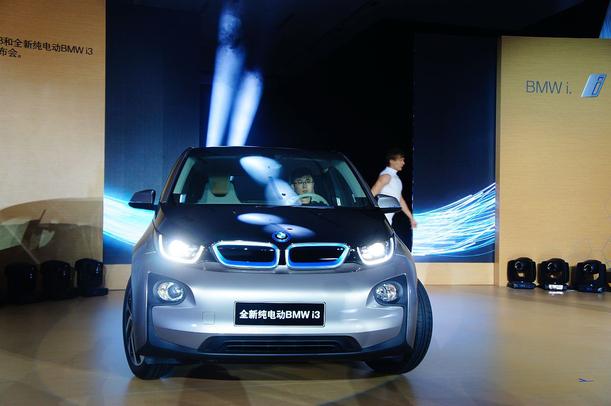 2014年09月21日,沈阳,中顺盛宝bmw东北唯一一家5s店举行i3和i8新车首