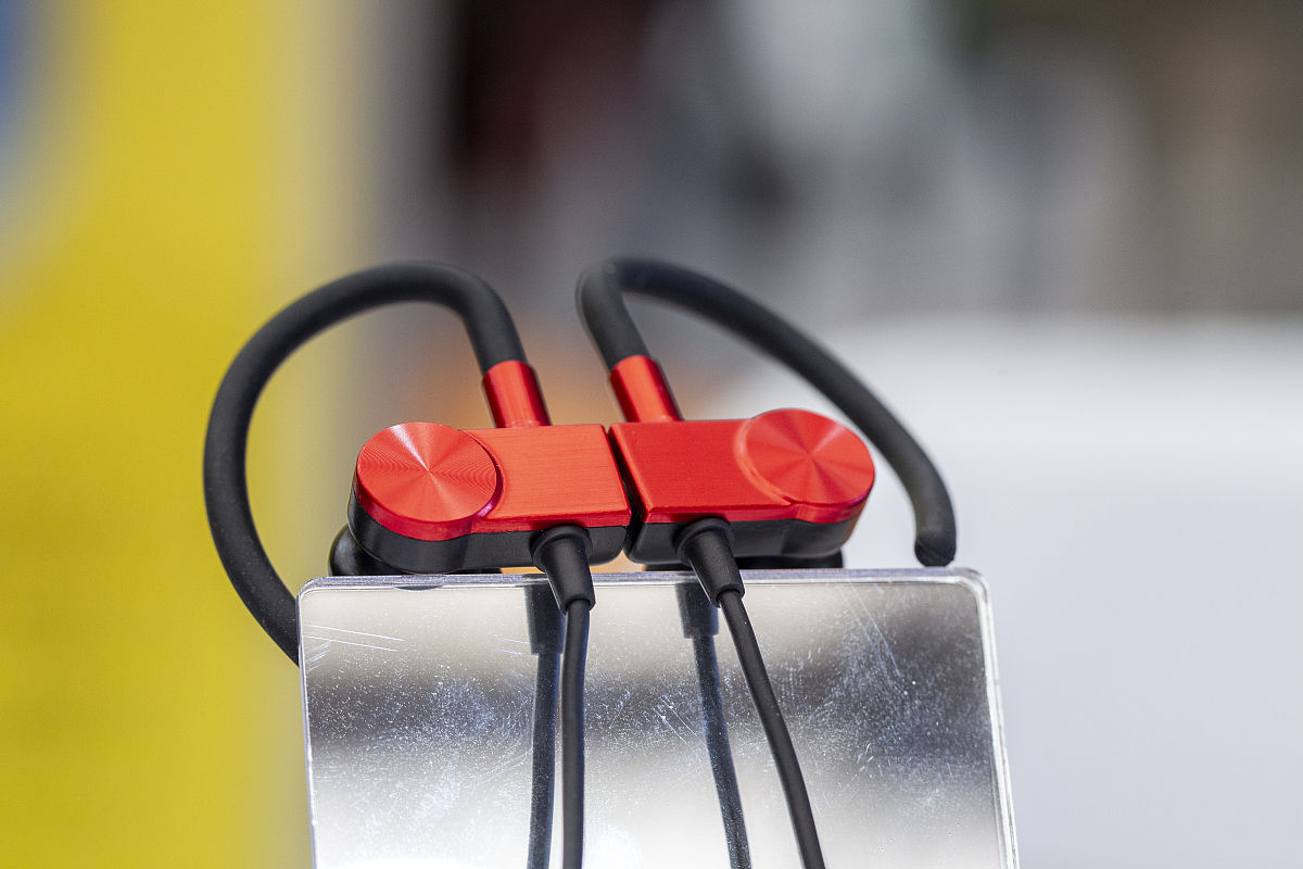 蓝牙耳机坏了挂牙科还是挂耳科