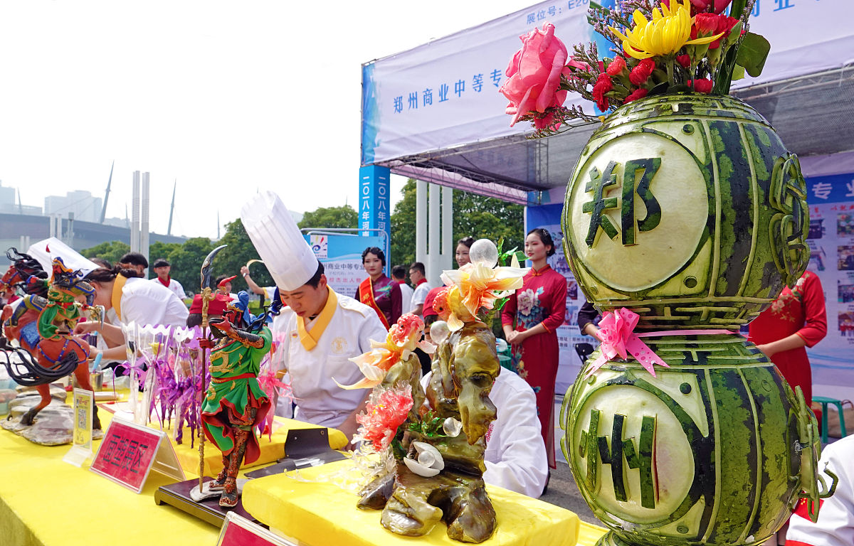 贵州2023年中专学校好还是大专好