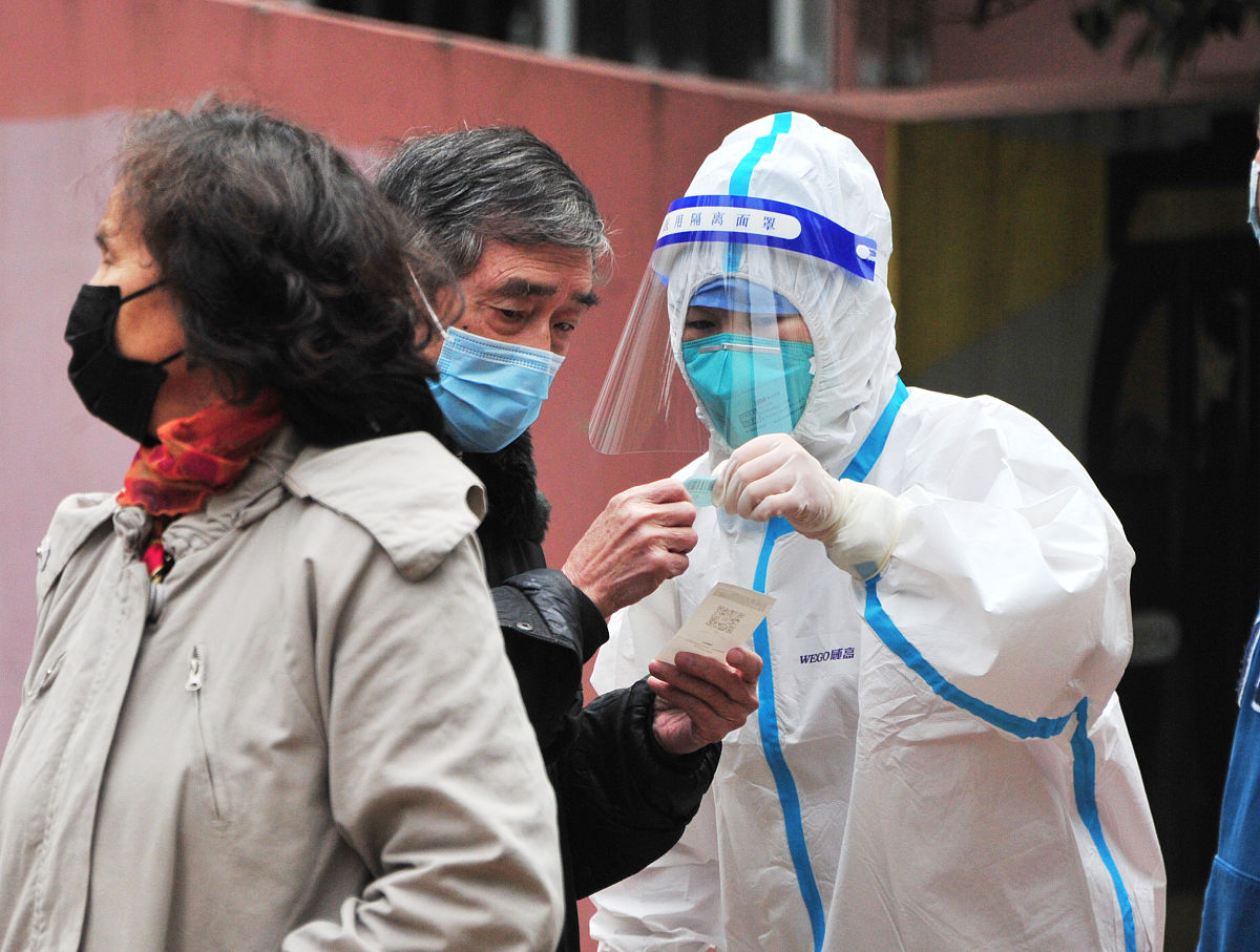 提取关键词并总结以下文本