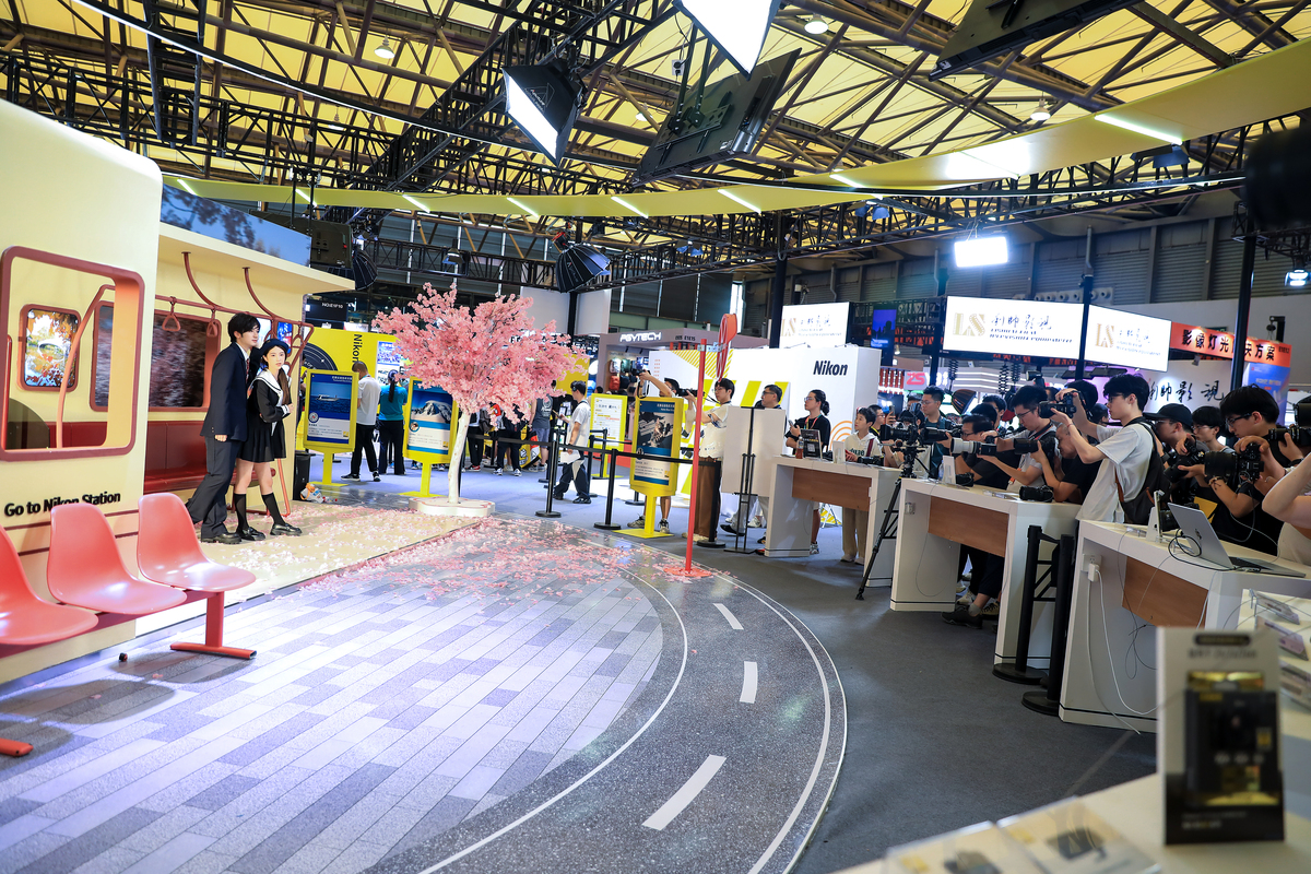 现在你是一个大学生请你写一份查重率低于40的ChinaJoy展览会概述