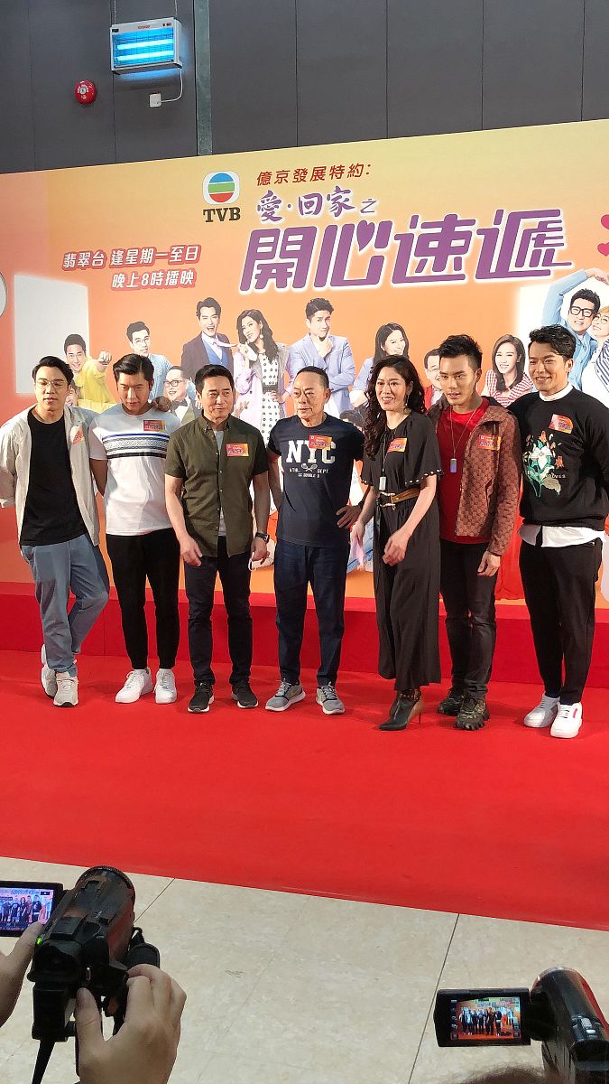 搞笑亲子短视频脚本：爸爸和孩子玩游戏