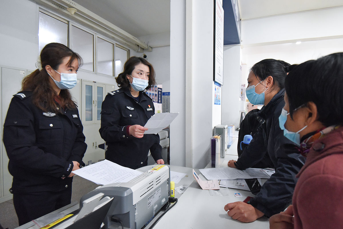 1 实地调研：前往口岸现场和口岸查验单位进行实地调研观察口岸现场和口岸查验单位的工作情况。细化流程