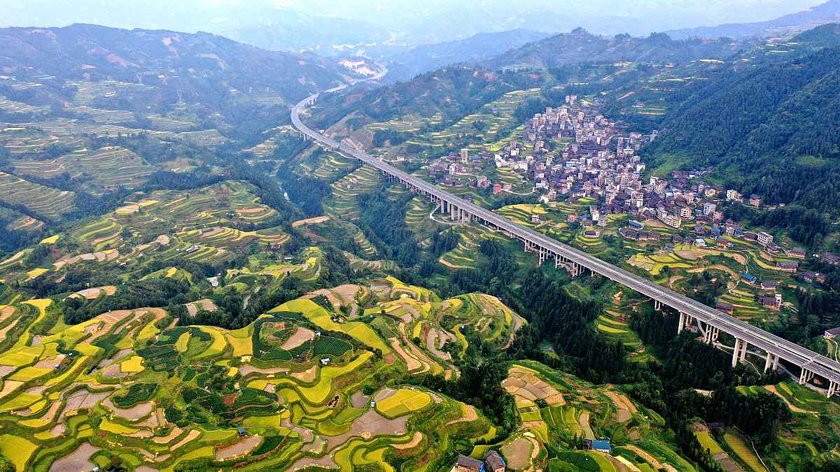 湖南轻工高级技工学校招生办联系电话