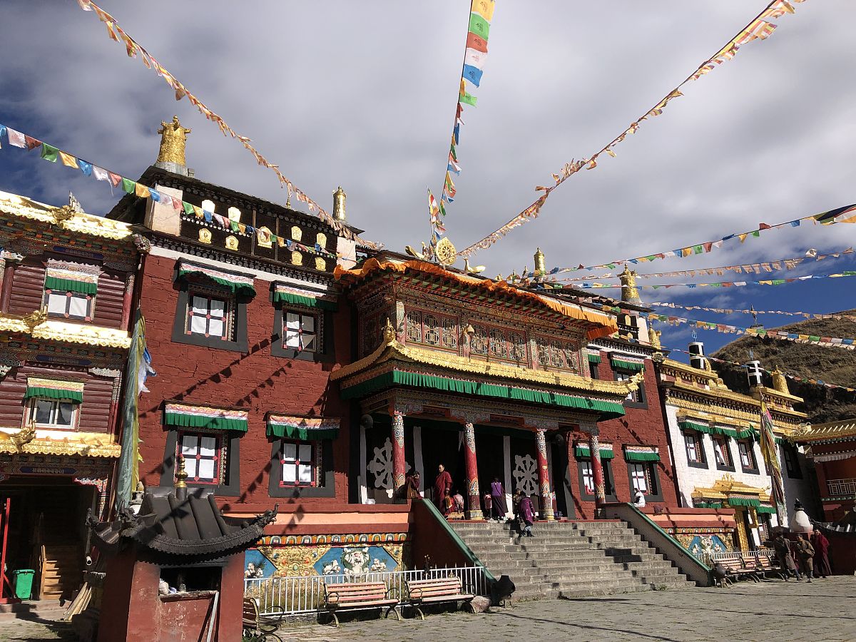 甘孜旅游助推脱贫攻坚，带动经济发展