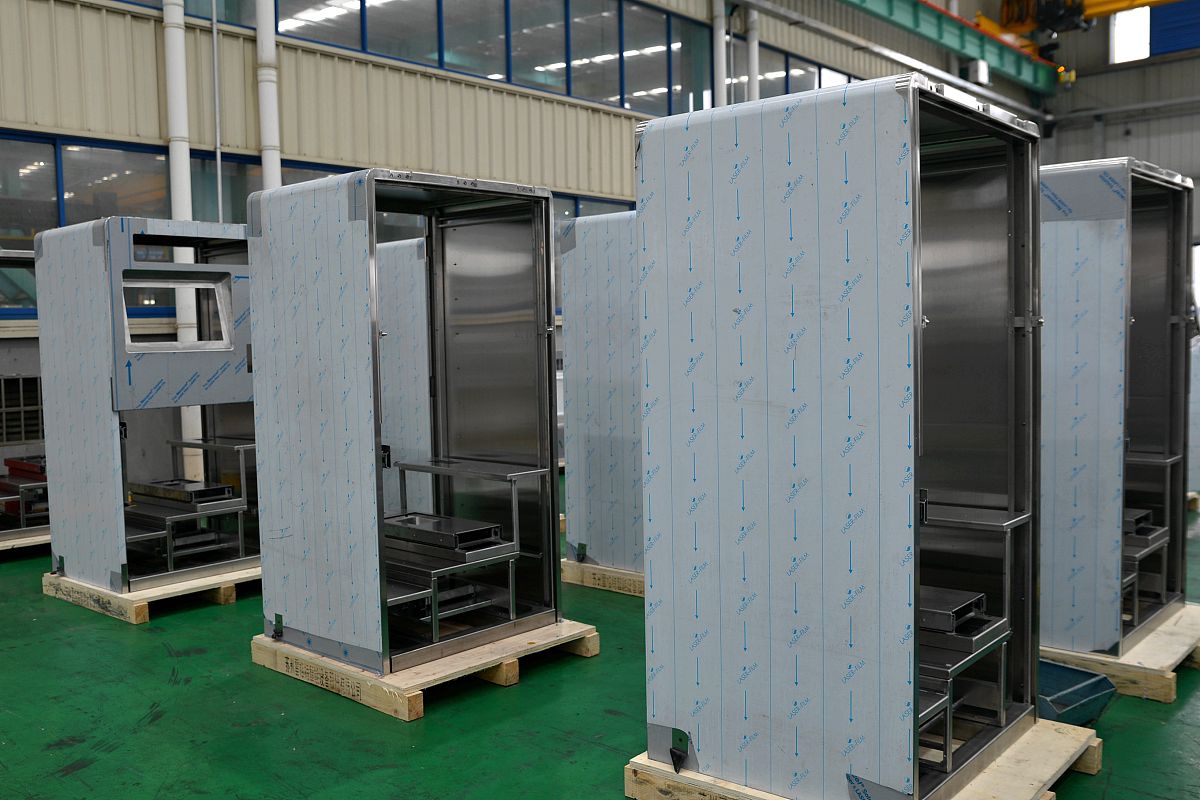 产品倒吸到真空平台上在破真空时产品是垂直落下吗