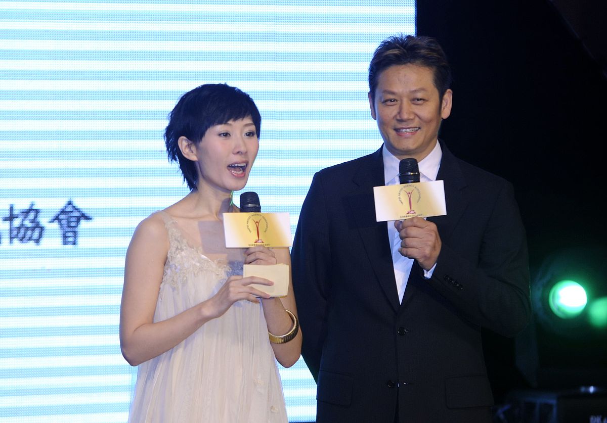 2008年11月14日,北京,"台北群星汇官网"启动典礼在北京举行.李霞 徐乃