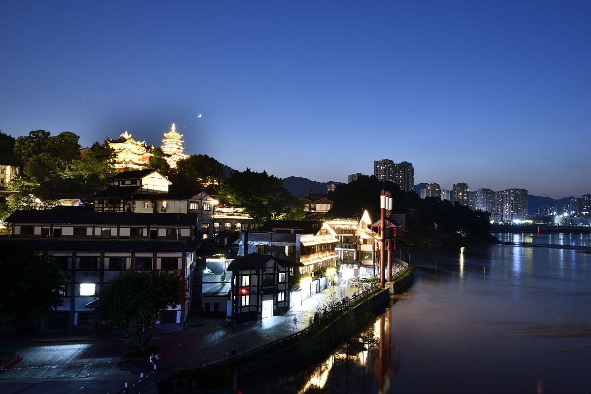 重庆旅游学校建胜分校中餐烹饪与营养膳食专业有3+2五年制大专吗？