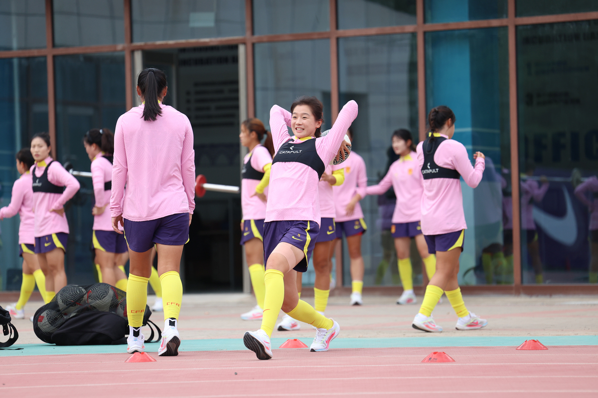 写个大学体育委员的校园经历