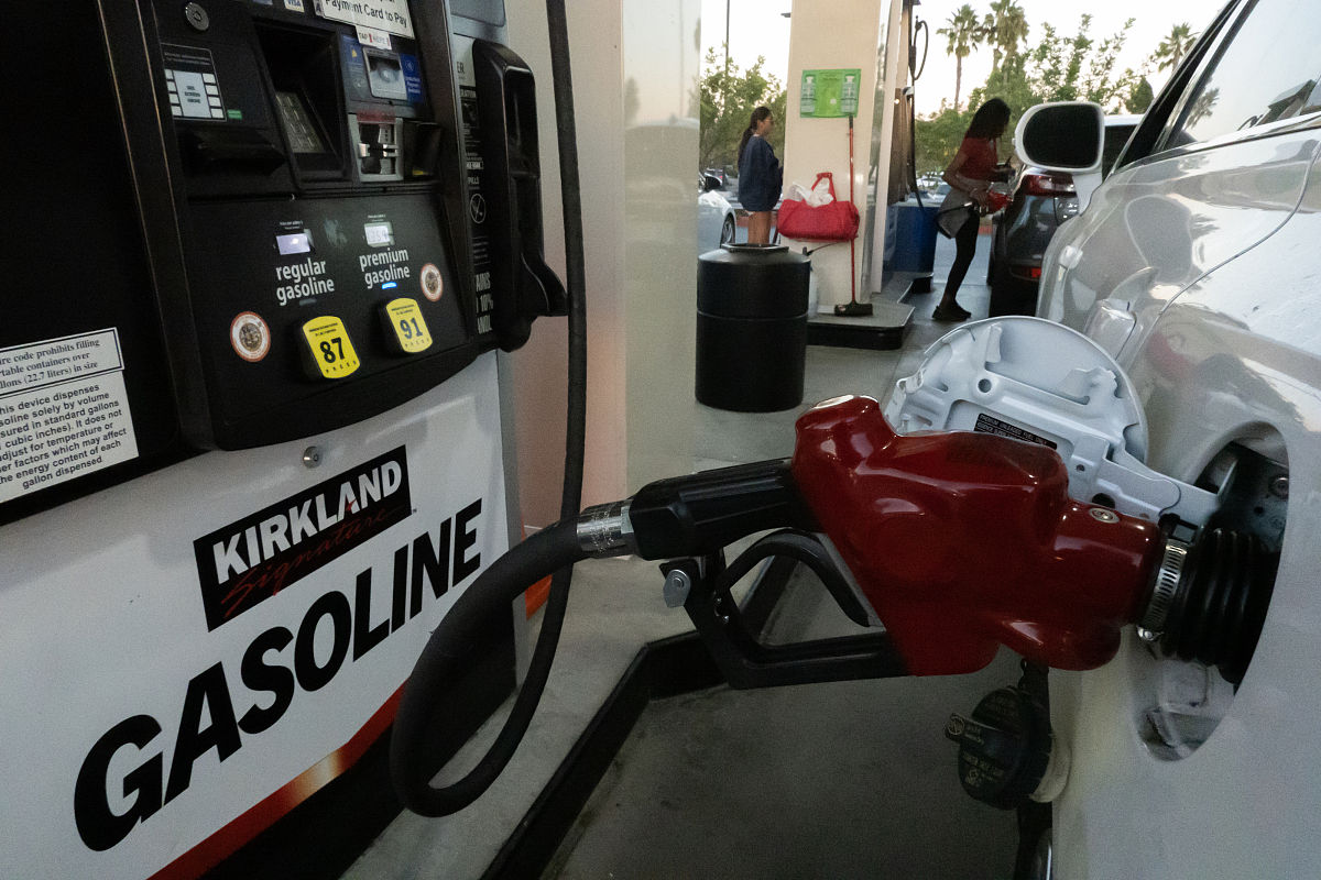 摩托车自动加油站：现有技术及未来趋势