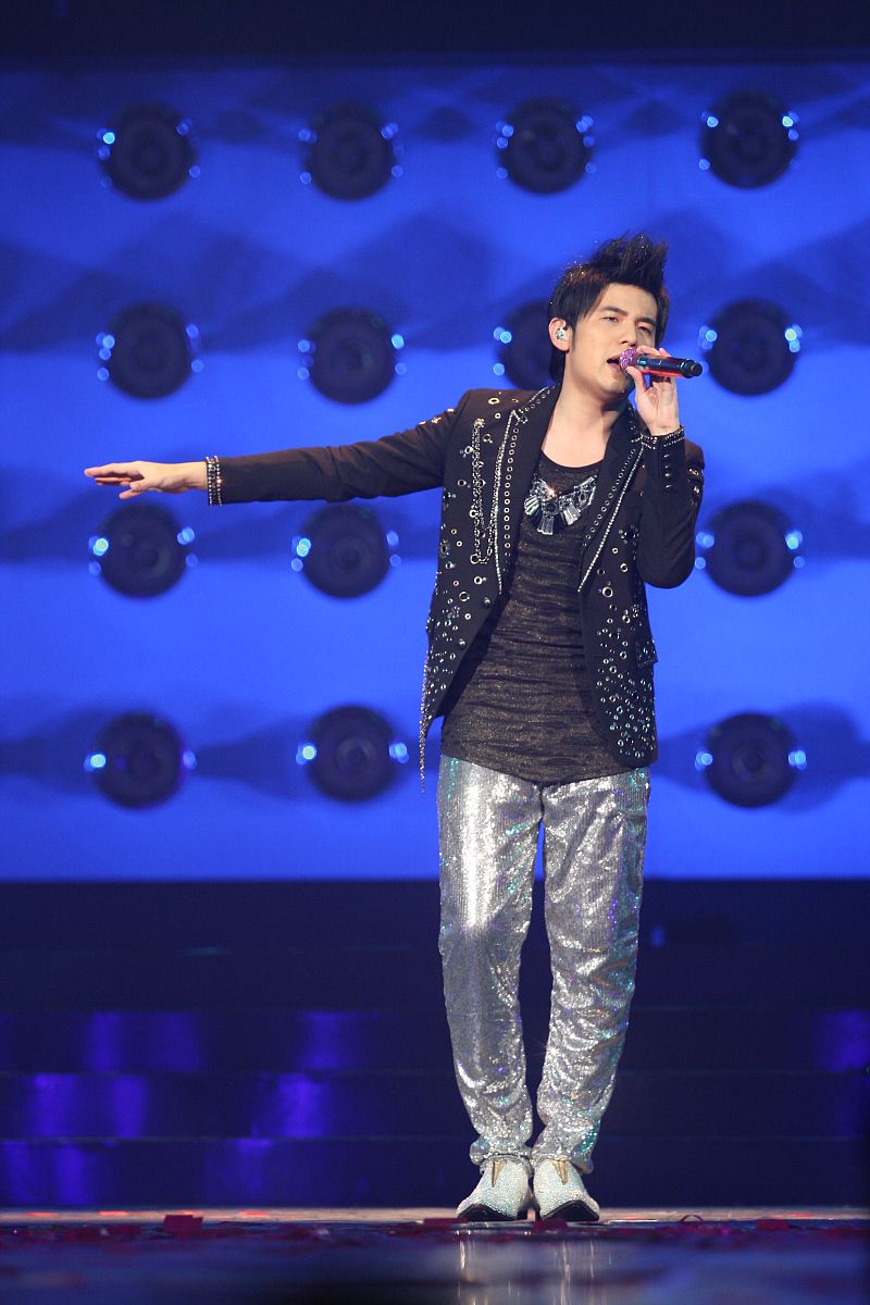 周杰伦 - 给我一首歌的时间 歌词 - 伤感旋律，诉说失落与希望