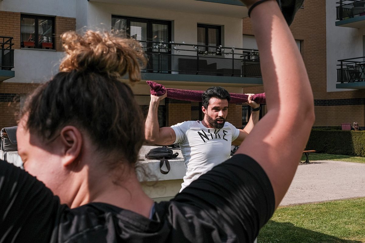 sql如何编写使用A字段和B字段共同确定一个数据表再从数据表中确定C字段的最大值