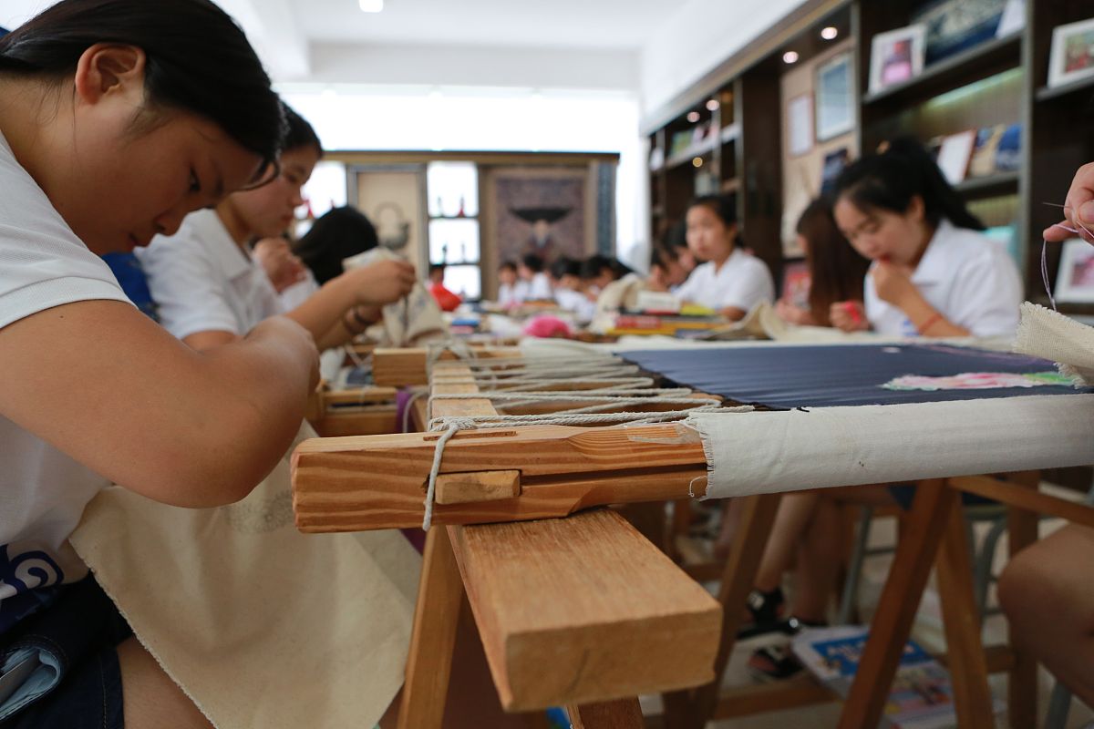 贵州盛华职业学院中专部计算机应用技术专业怎么样？优势与不足分析