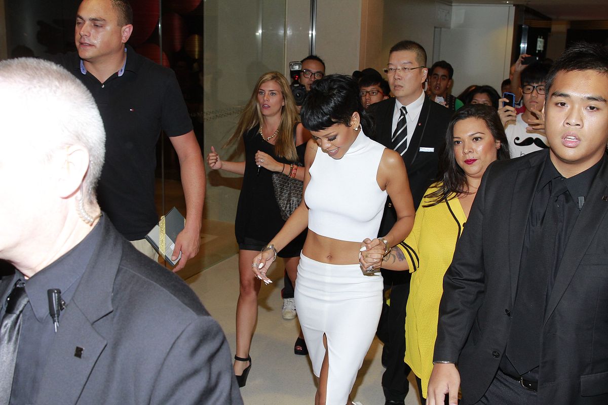 2013年9月15日,香港,明星出席m. a. c.新店开幕礼.蕾哈娜(rihanna)