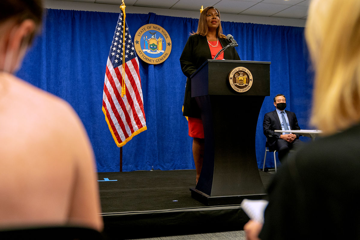 当地时间2021年8月3日,美国纽约,纽约州总检察长詹乐霞(letitia james
