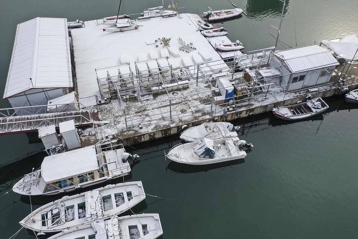 Irony on a Luxury Cruise Ship: A Stormy Night of Unexpected Entertainment