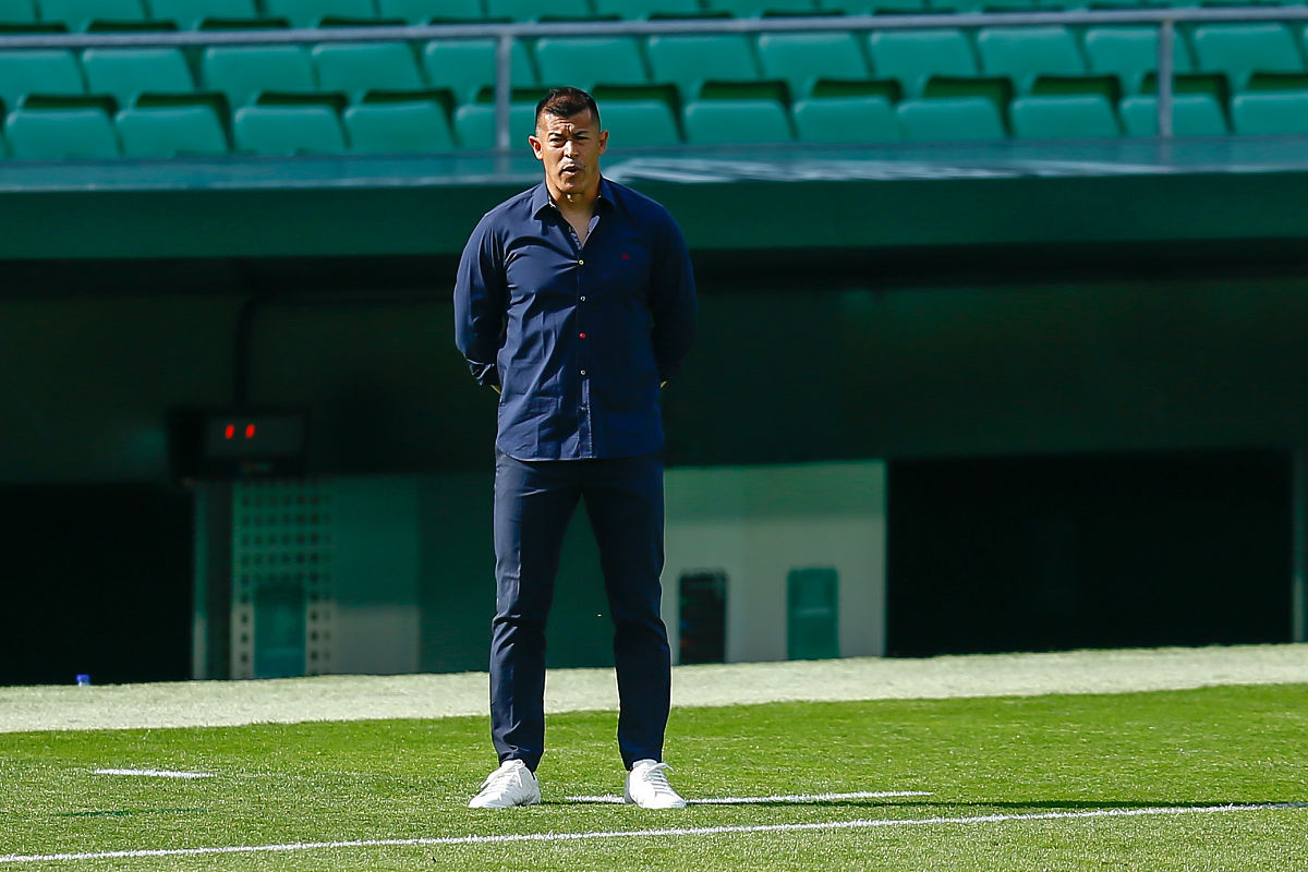<strong>n</strong> during the la liga match between real betis and elche cf