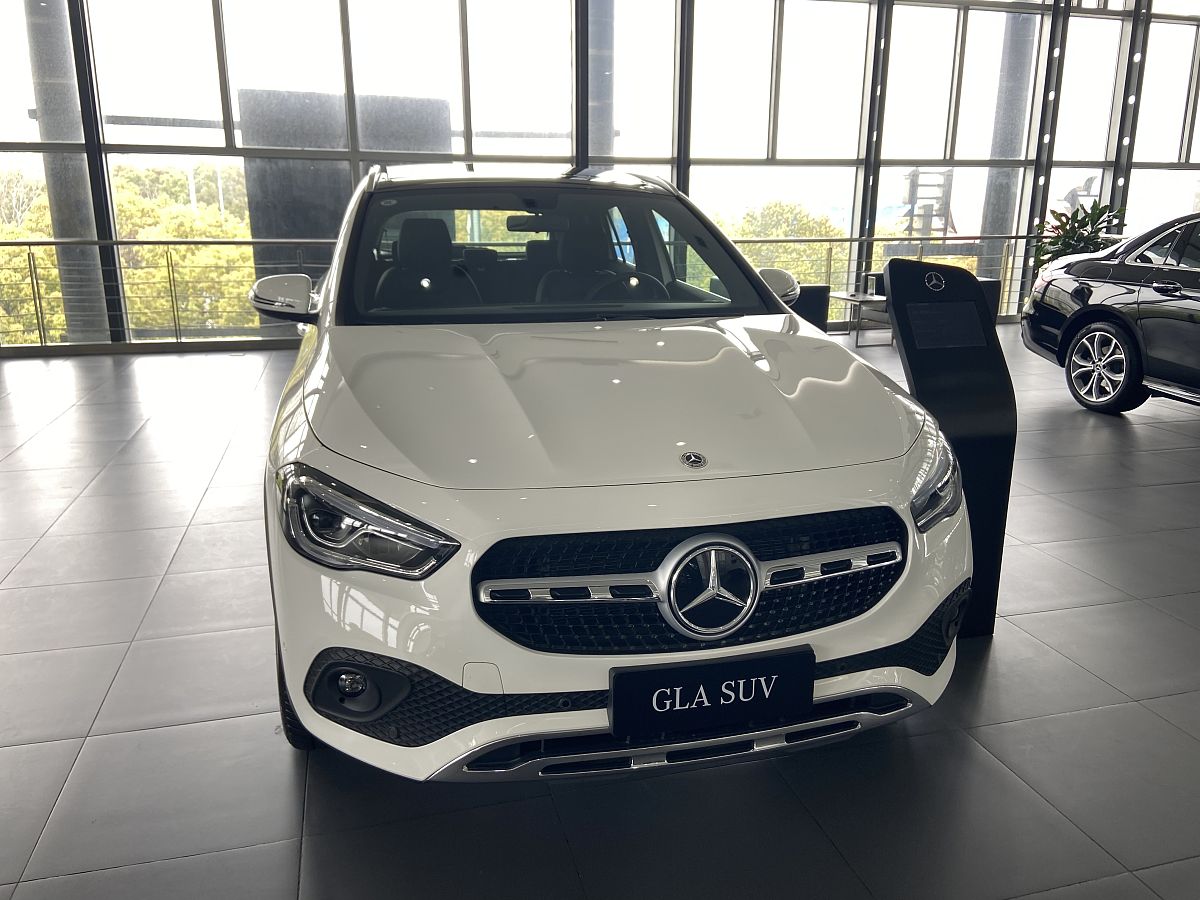 奔驰所有车型介绍：从A-Class到GLS-Class，找到您的完美座驾