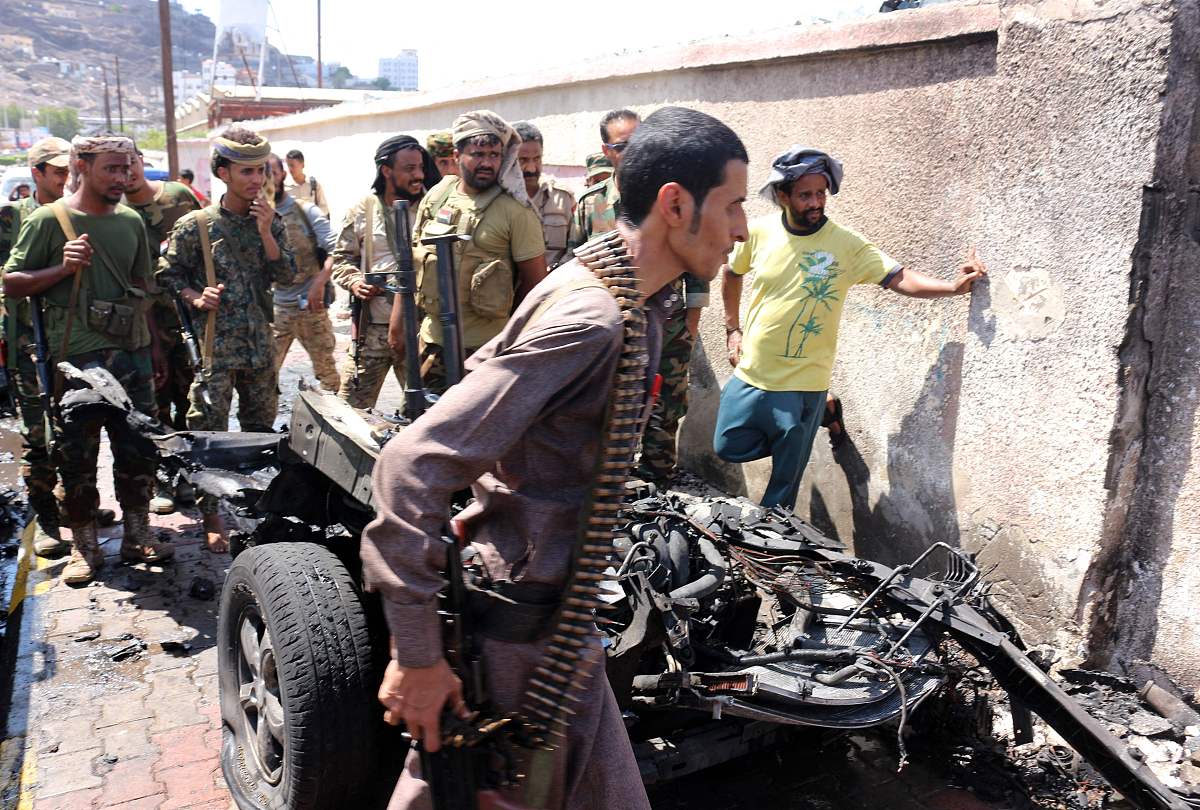 南通大学:男生凌晨进女生宿舍摸女生腿的事，根据这个话题写一篇新闻稿