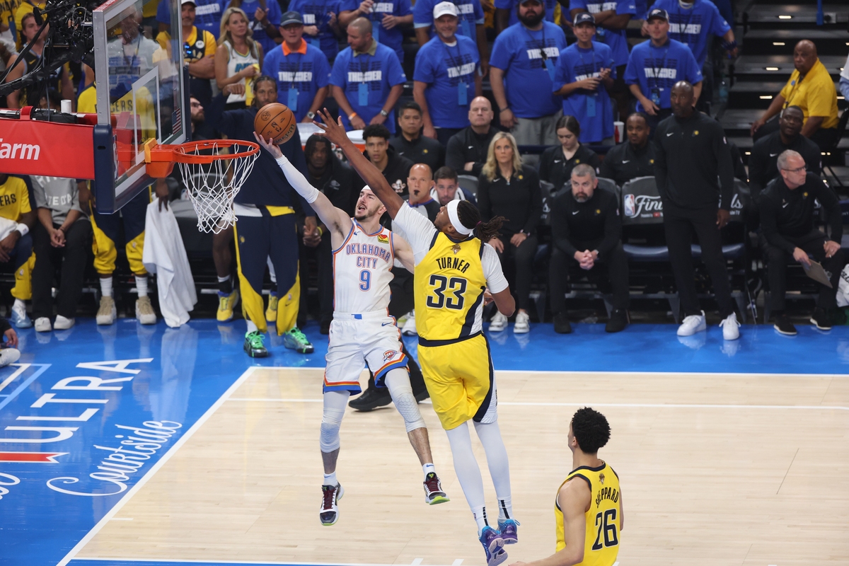 NBA 热点新闻：勇士队复苏、莱昂纳德闪耀、火箭队困境、湖人队崛起、东部崛起