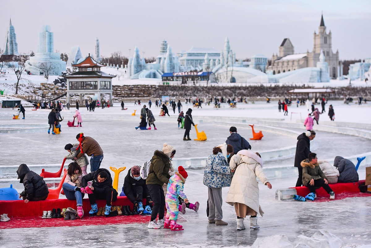 长春净月潭蓝冰奇观，梦幻冰雪世界！